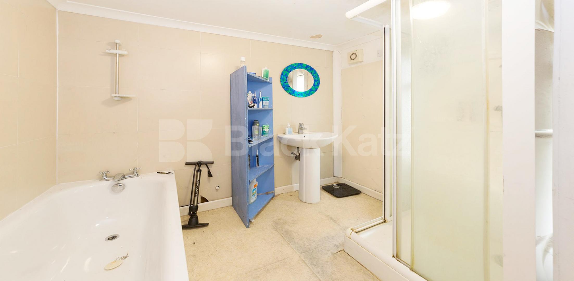 			NEW INSTRUCTION, 4 Bedroom, 1 bath, 1 reception Maisonette			 Shepherds Bush Road, Shepherds Bush/Hammersmith